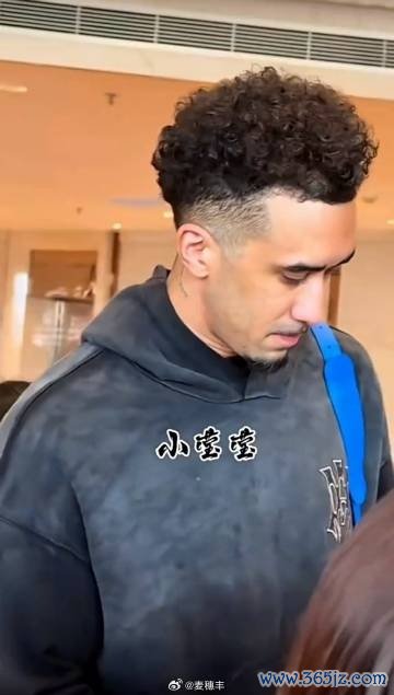 世界杯官网线上平台 本季发扬可圈可点！广东外助奎因本日启程复返好意思国 开启休赛期