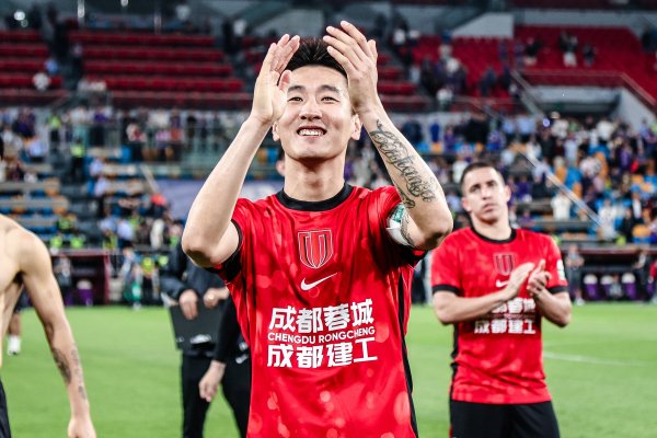 世界杯官网线上平台 李璇：蓉城回主场胸前告白会变化，新缓助商缓助费接近一个小方针
